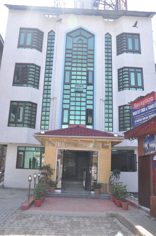 Hotel Azad Durgjan Экстерьер фото