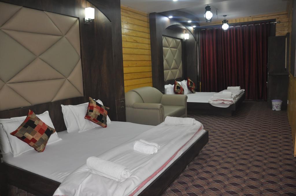 Hotel Azad Durgjan Экстерьер фото