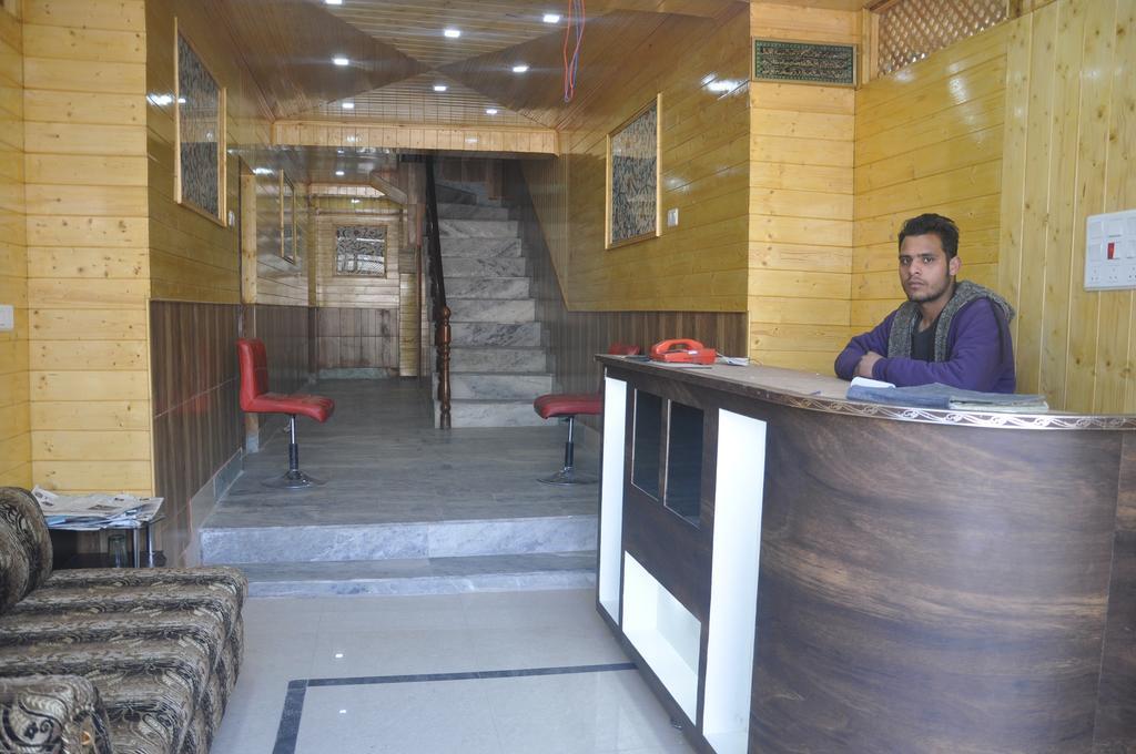 Hotel Azad Durgjan Экстерьер фото