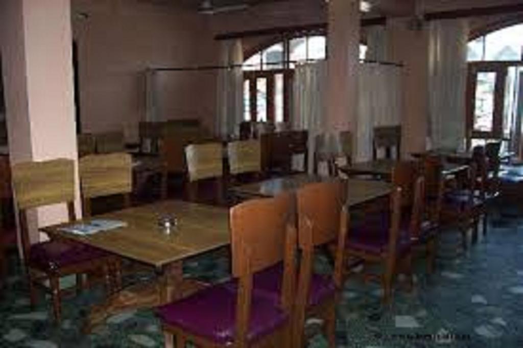 Hotel Azad Durgjan Экстерьер фото