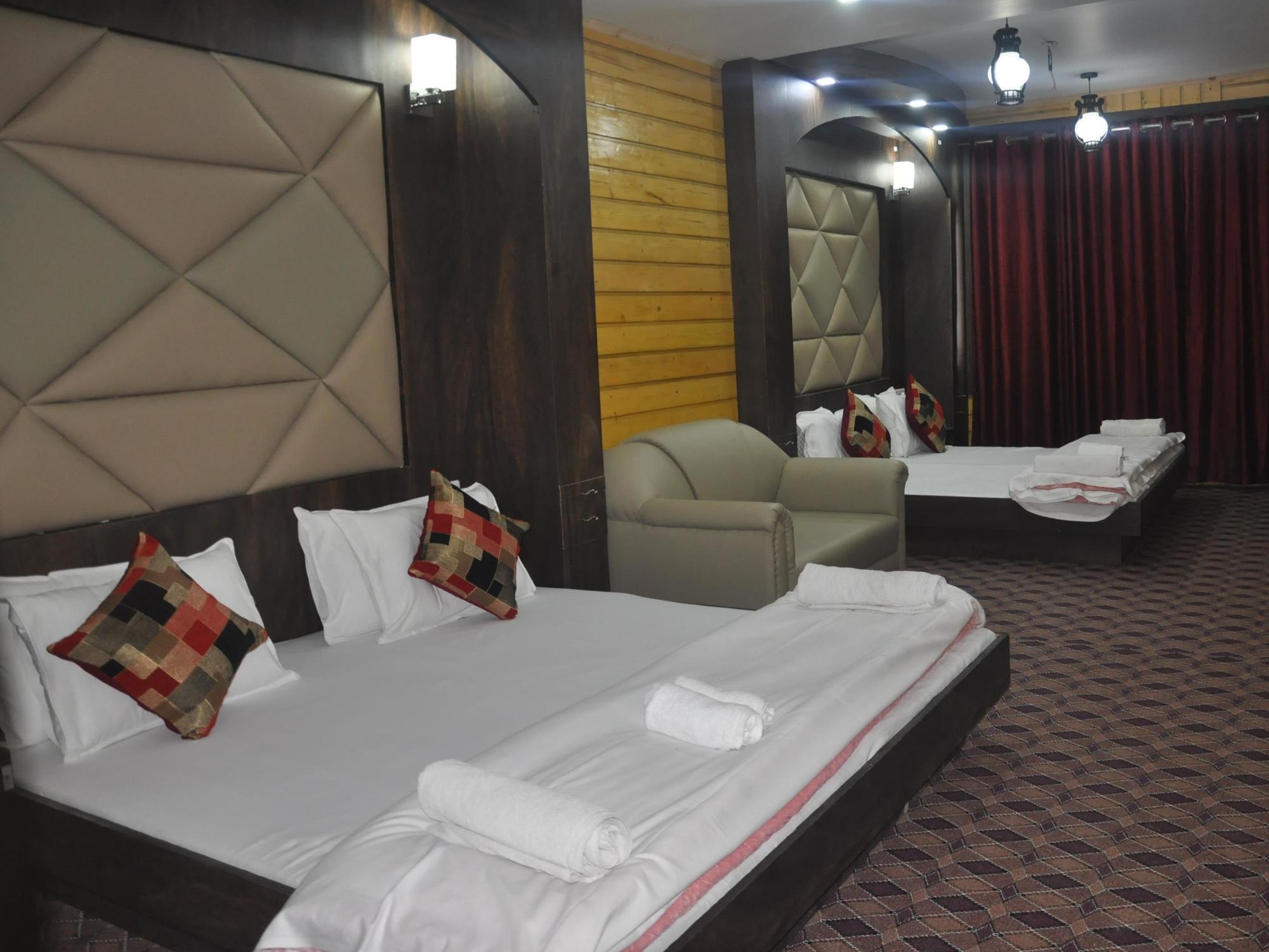 Hotel Azad Durgjan Экстерьер фото